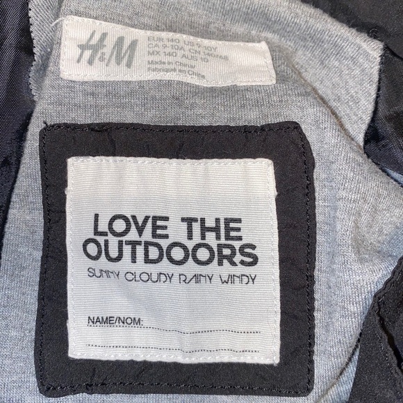 H&M Kids Black AM4ZING Hooded Windbreaker Jacket Size Youth 9-10 - Picture 4 of 4